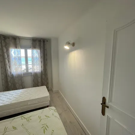 Au Bord De à Les Palmiers Villa