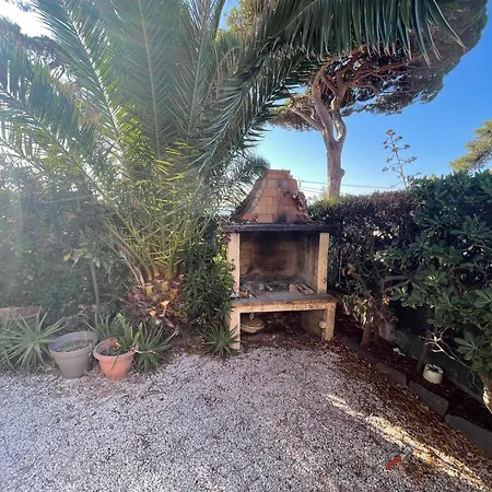 Au Bord De à Les Palmiers Villa